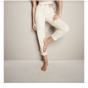 High rise - long - mom jeans - pale birch